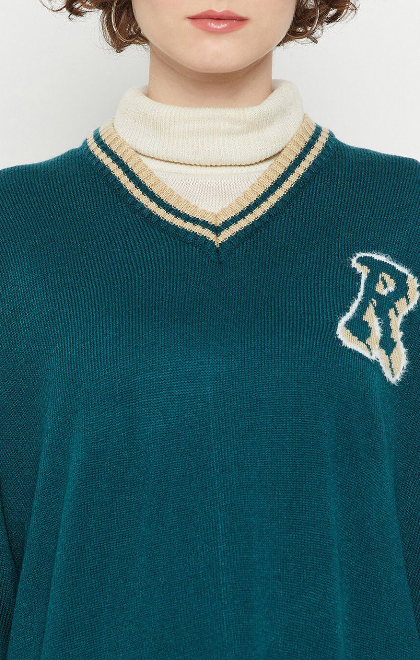 S-lytherin v neck pullover
